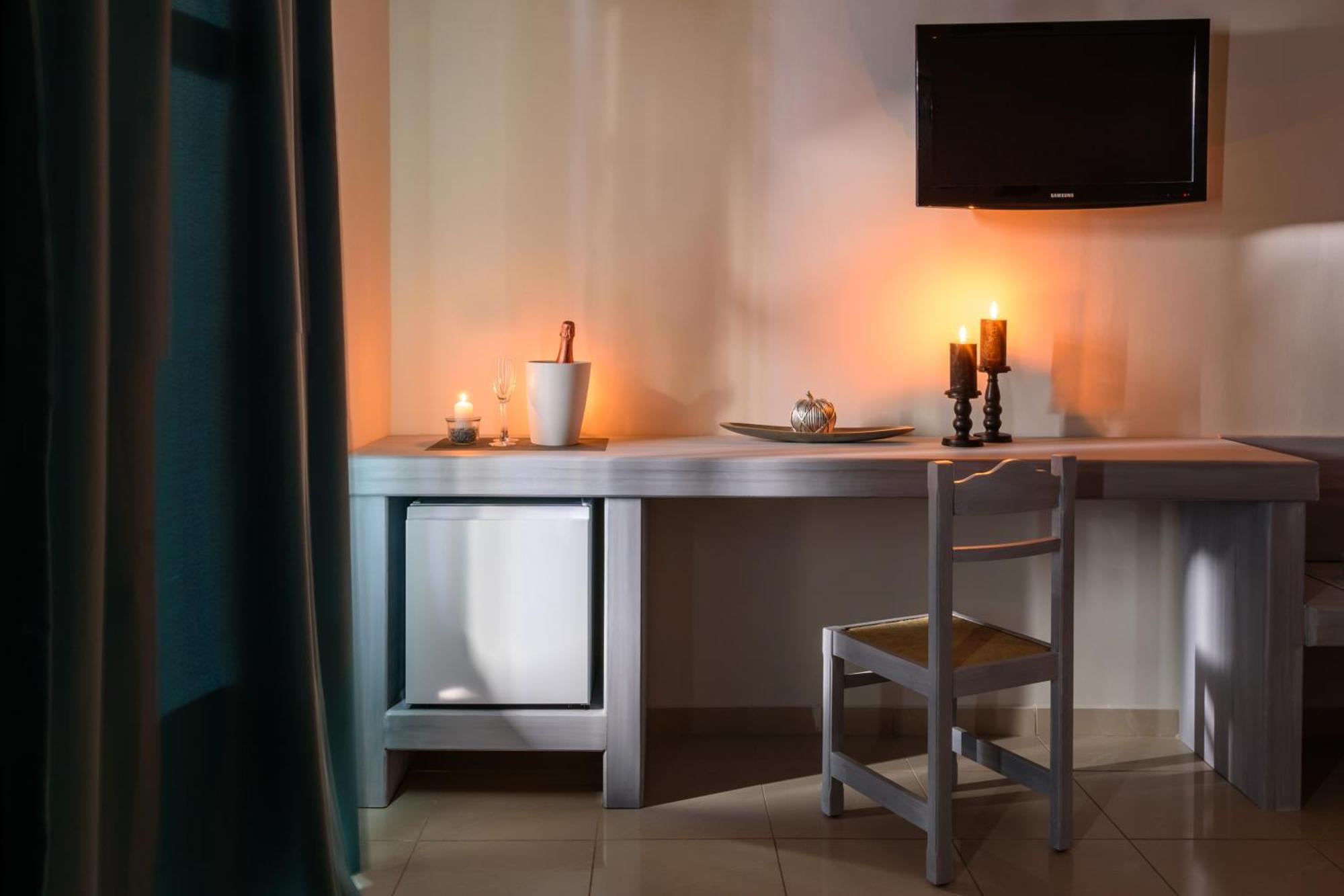 Smaragdi Hotel Perivolos  Ngoại thất bức ảnh